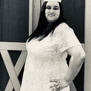 Meet your Posher, Saxyn